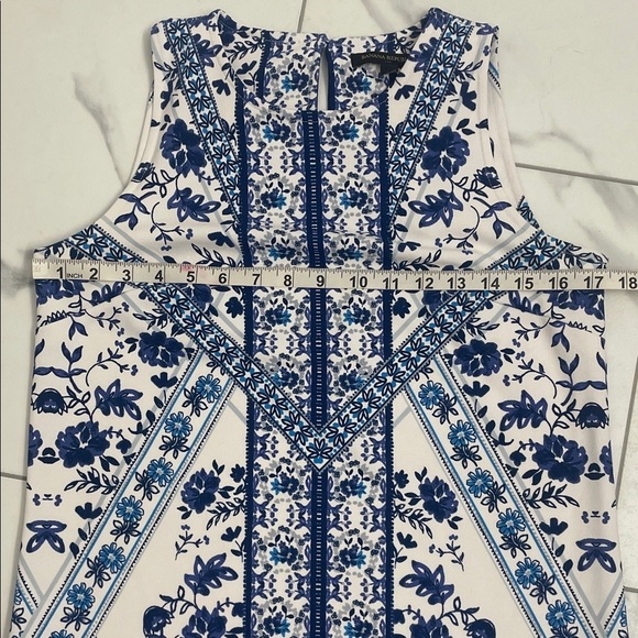 Banana Republic Blue/White Floral Shift Dress Sleeveless Keyhole Button Sz 4 - Picture 8 of 10